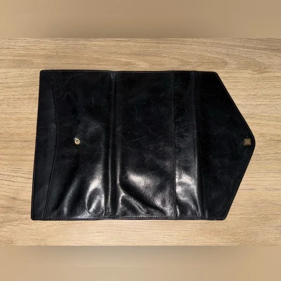 LIZ CLAIBORNE Black Leather Envelope Clutch Wallet. Elegant black leather. - Picture 4 of 6
